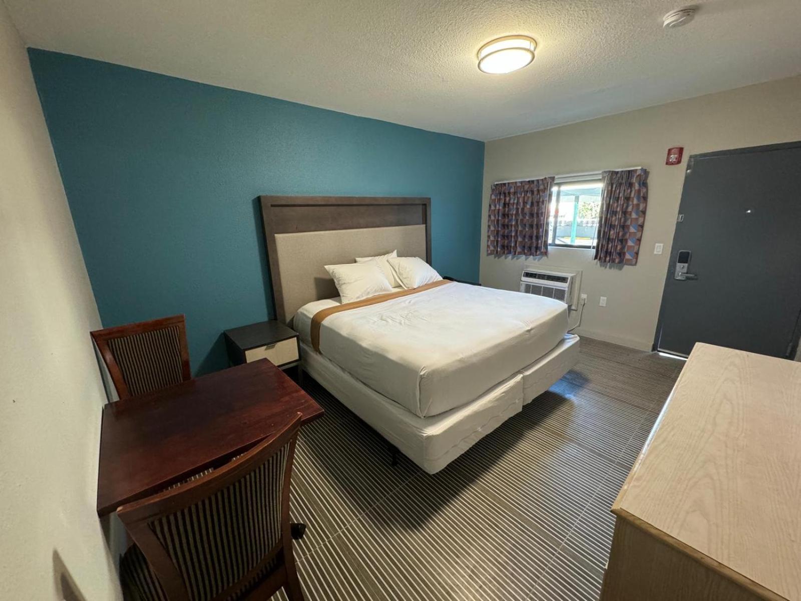 Отель Essence Express Elizabeth Ewr Airport Экстерьер фото